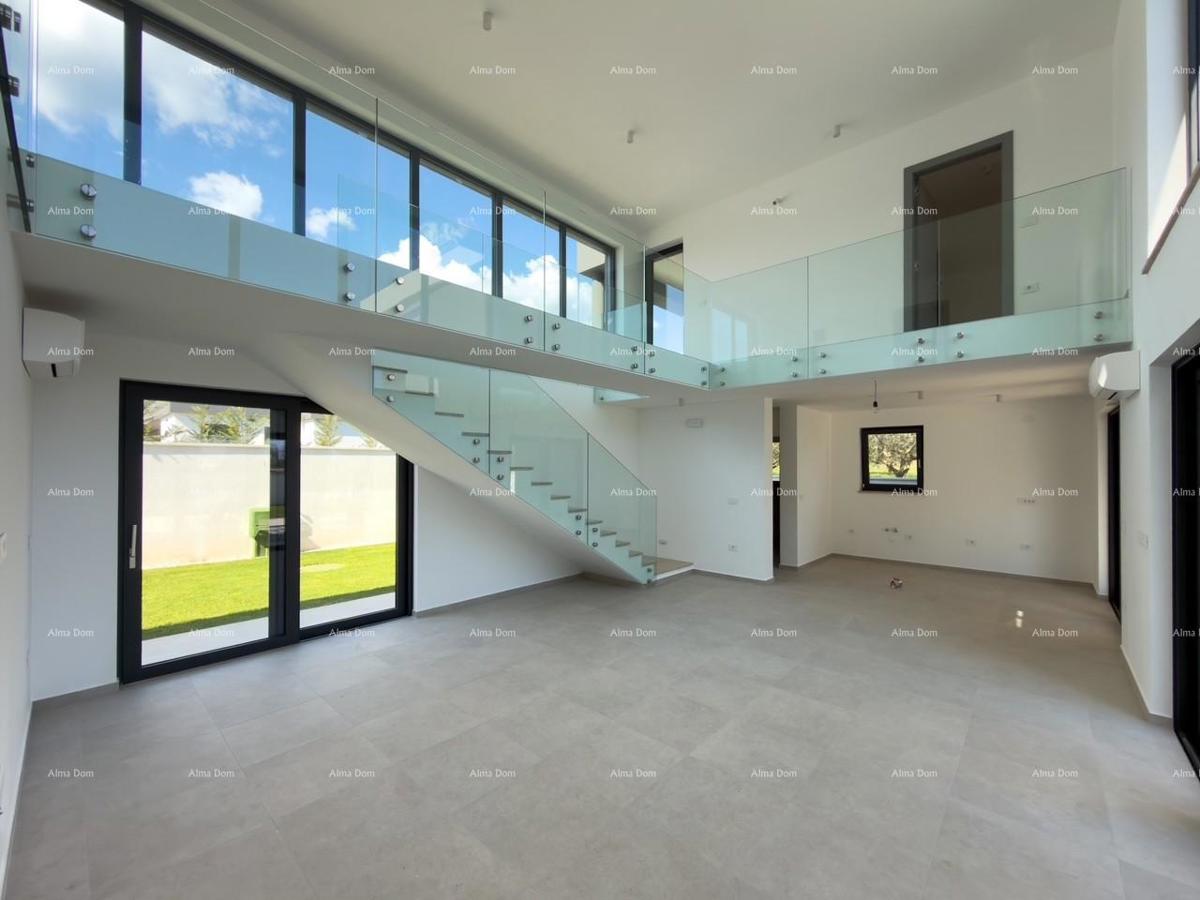 Moderna vila 100 m od morja!