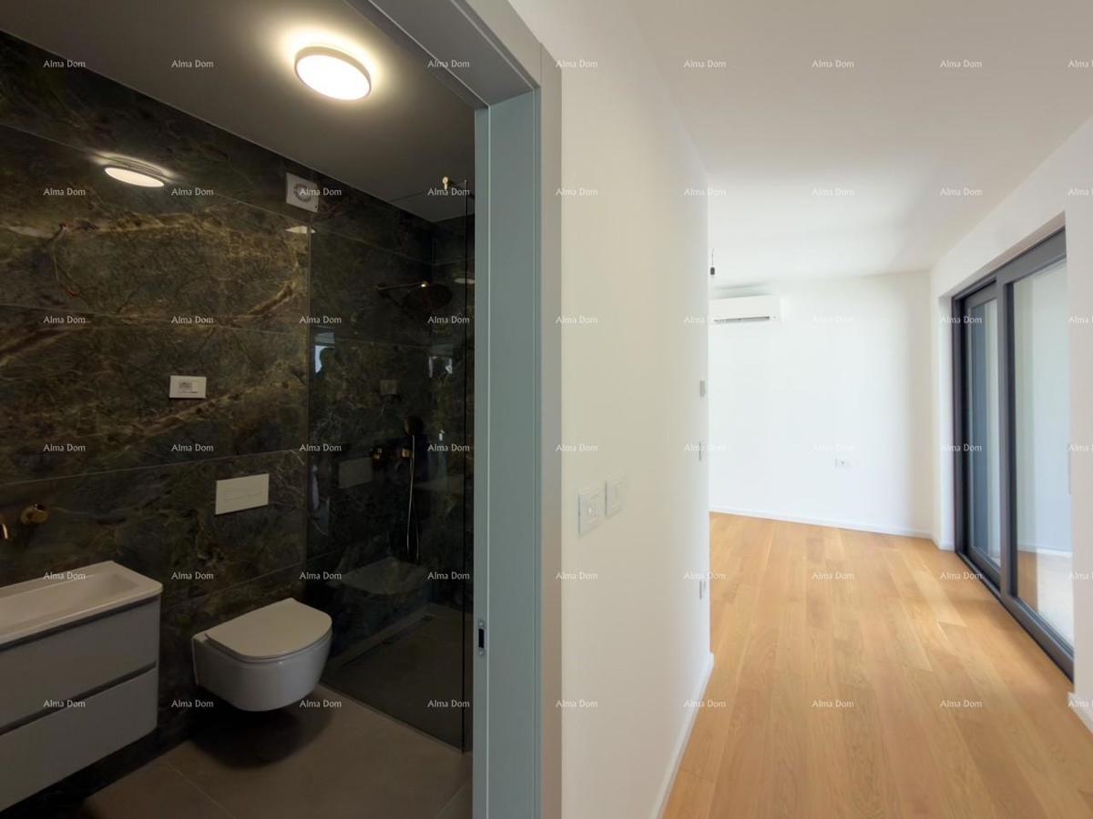 Moderna vila 100 m od morja!