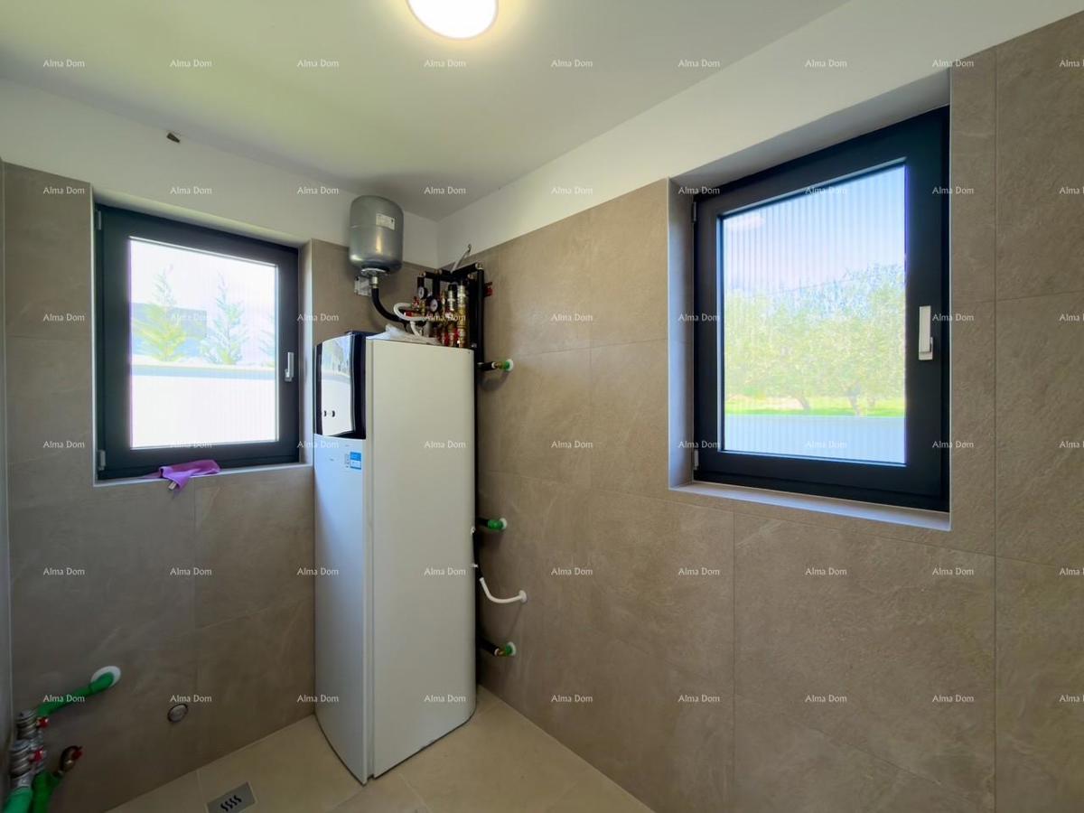 Moderna vila 100 m od morja!