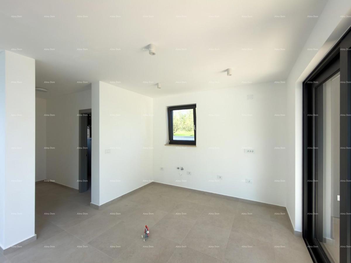 Moderna vila 100 m od morja!