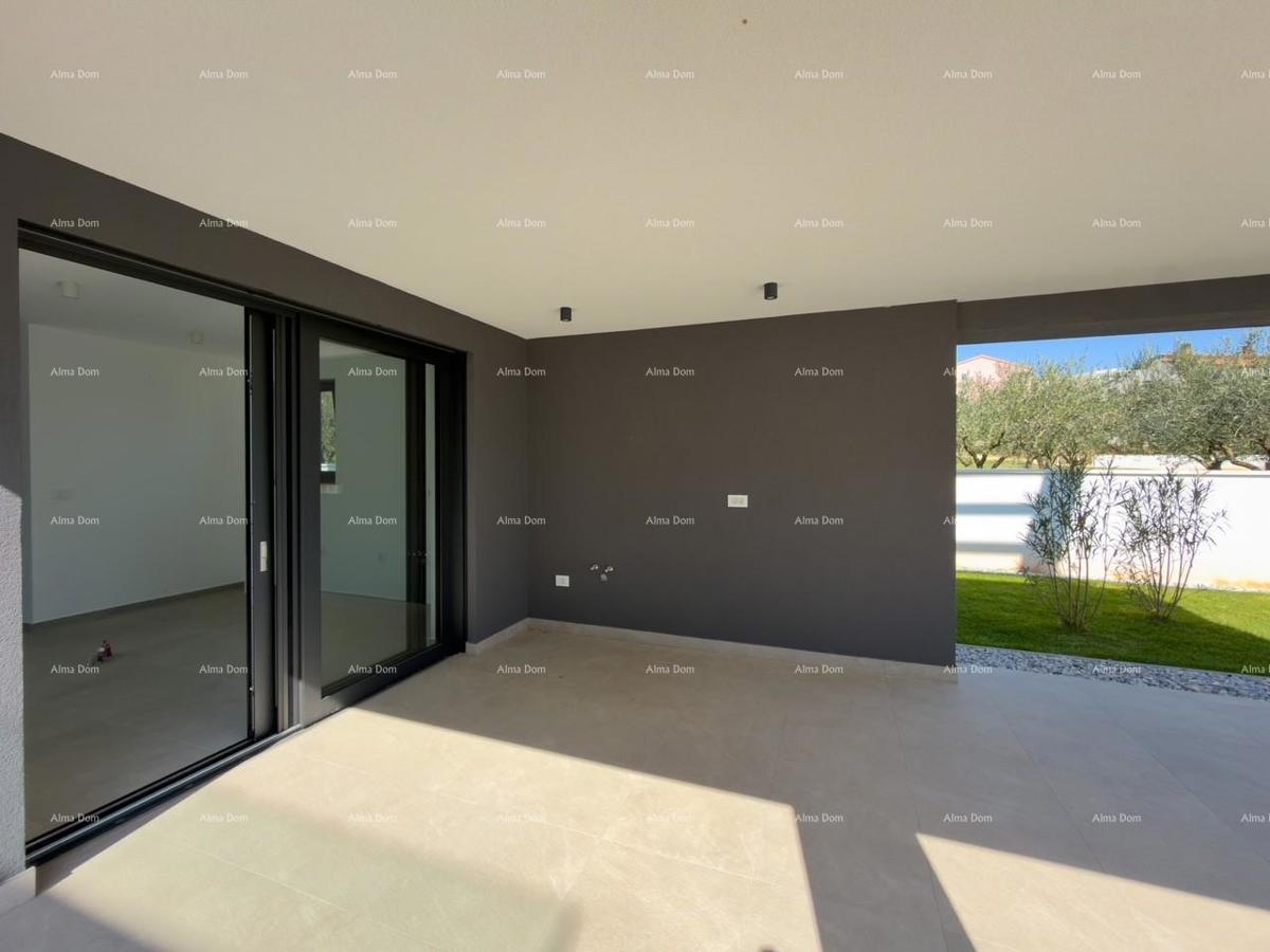 Moderna vila 100 m od morja!