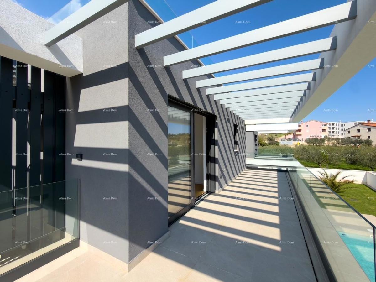 Moderna vila 100 m od morja!