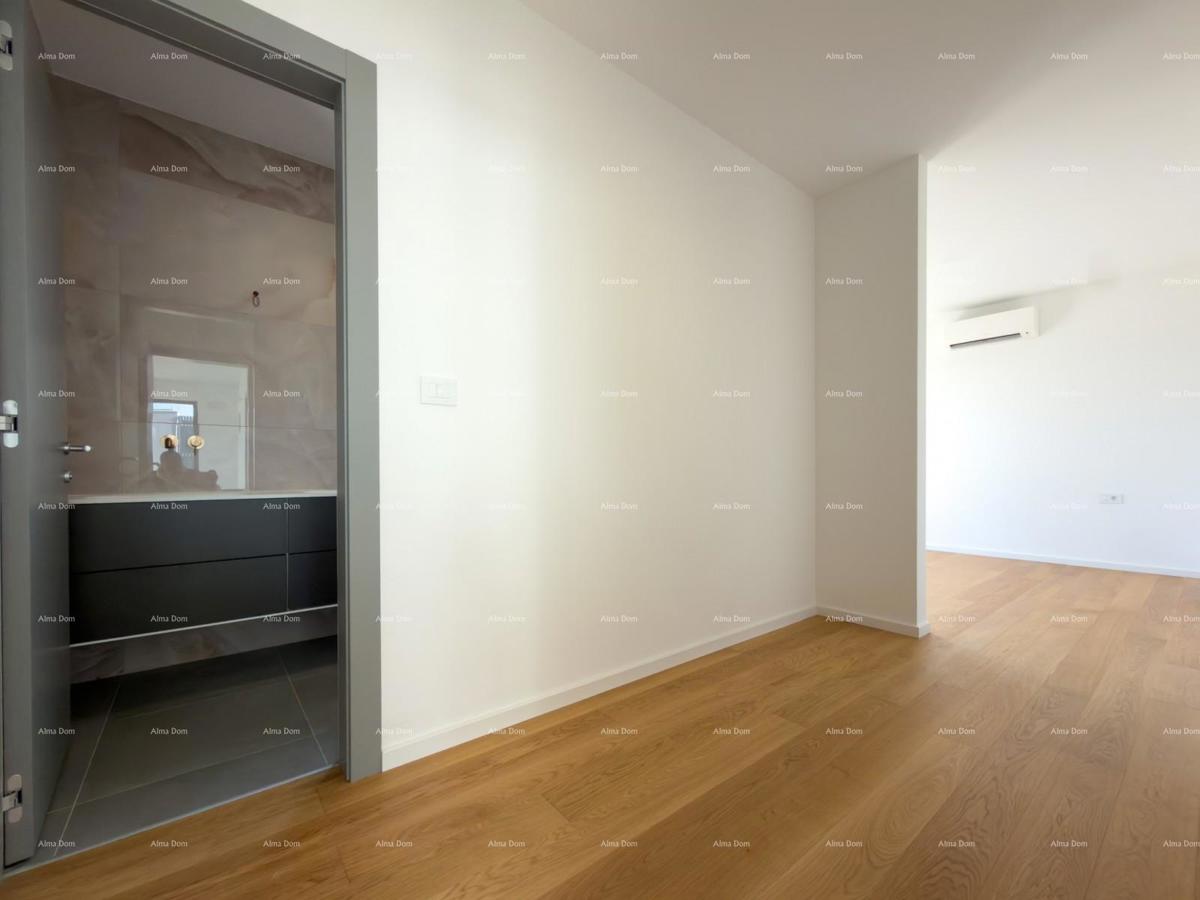 Moderna vila 100 m od morja!