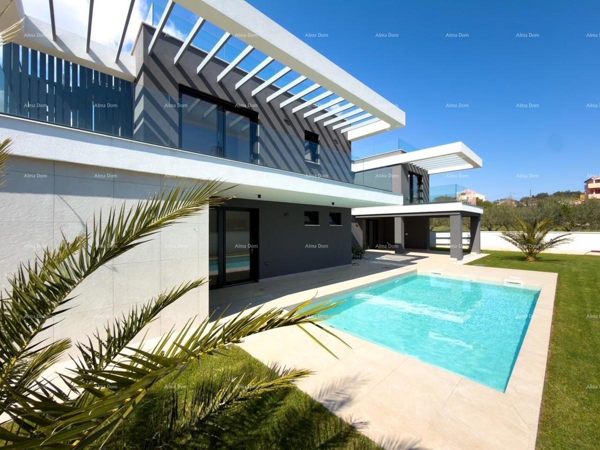 Moderna vila 100 m od morja!