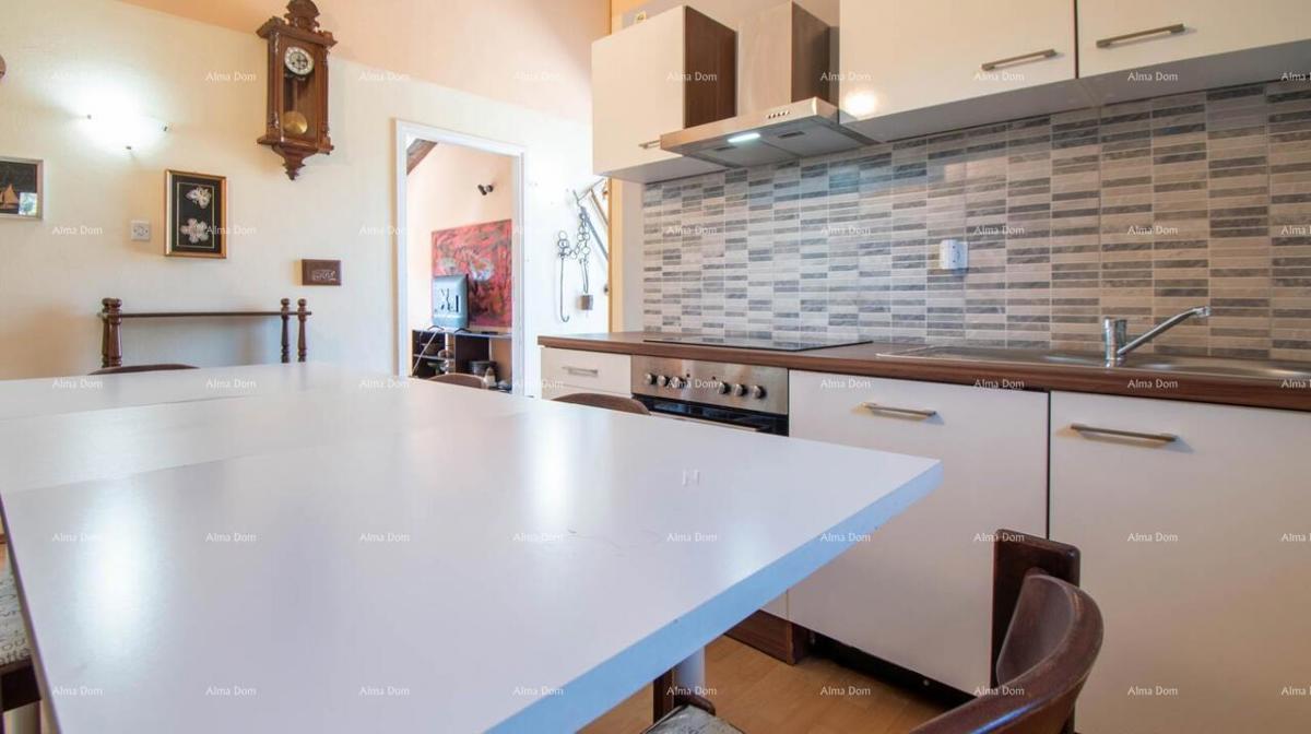 Lungomare – Pulj, stanovanje s prostorno teraso in vrtom