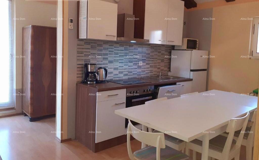 Lungomare – Pulj, stanovanje s prostorno teraso in vrtom