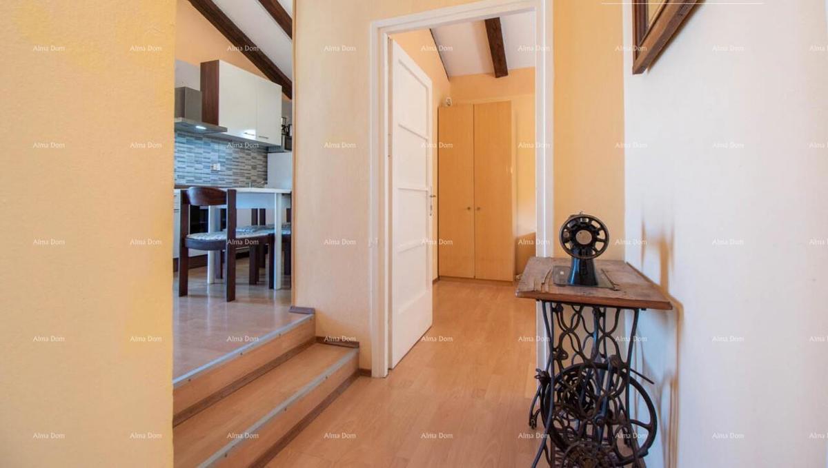 Lungomare – Pulj, stanovanje s prostorno teraso in vrtom