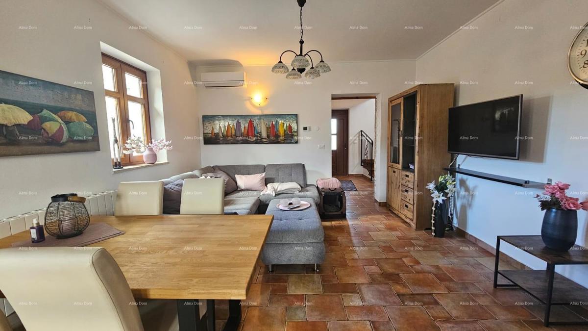 Prostrana hiša s bazenom v Svetem Lovreču - popoln dom za družino