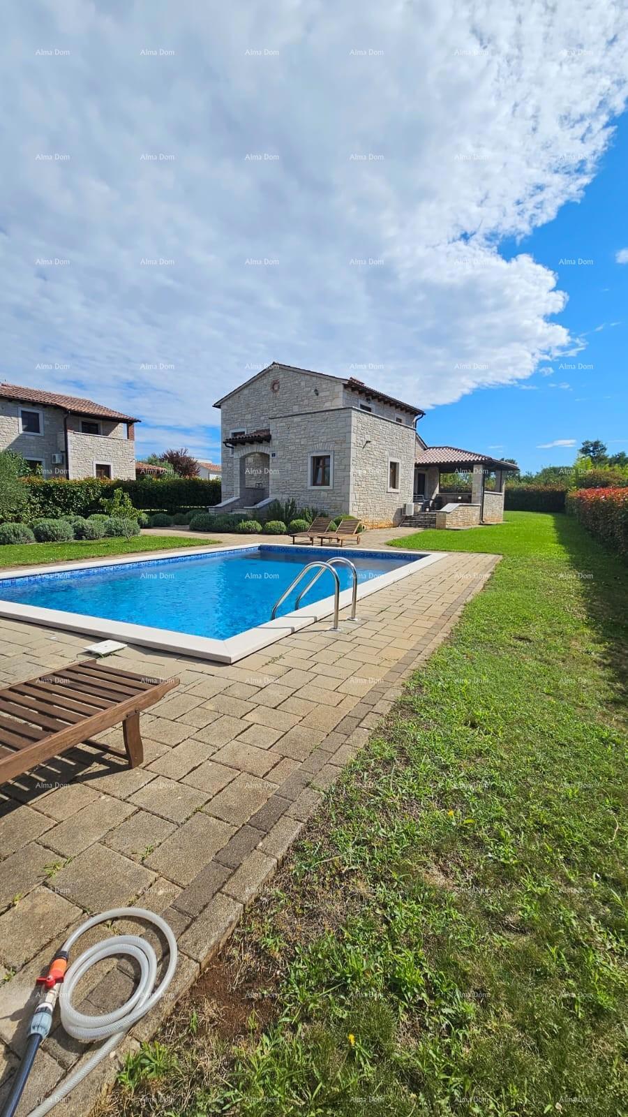 Prostrana hiša s bazenom v Svetem Lovreču - popoln dom za družino