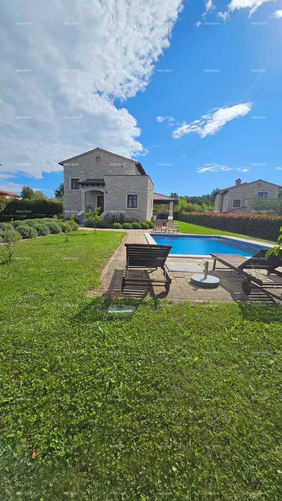 Prostrana hiša s bazenom v Svetem Lovreču - popoln dom za družino