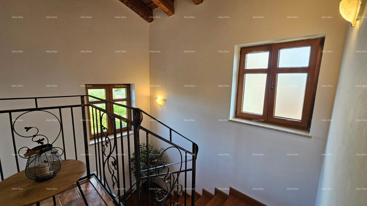 Prostrana hiša s bazenom v Svetem Lovreču - popoln dom za družino