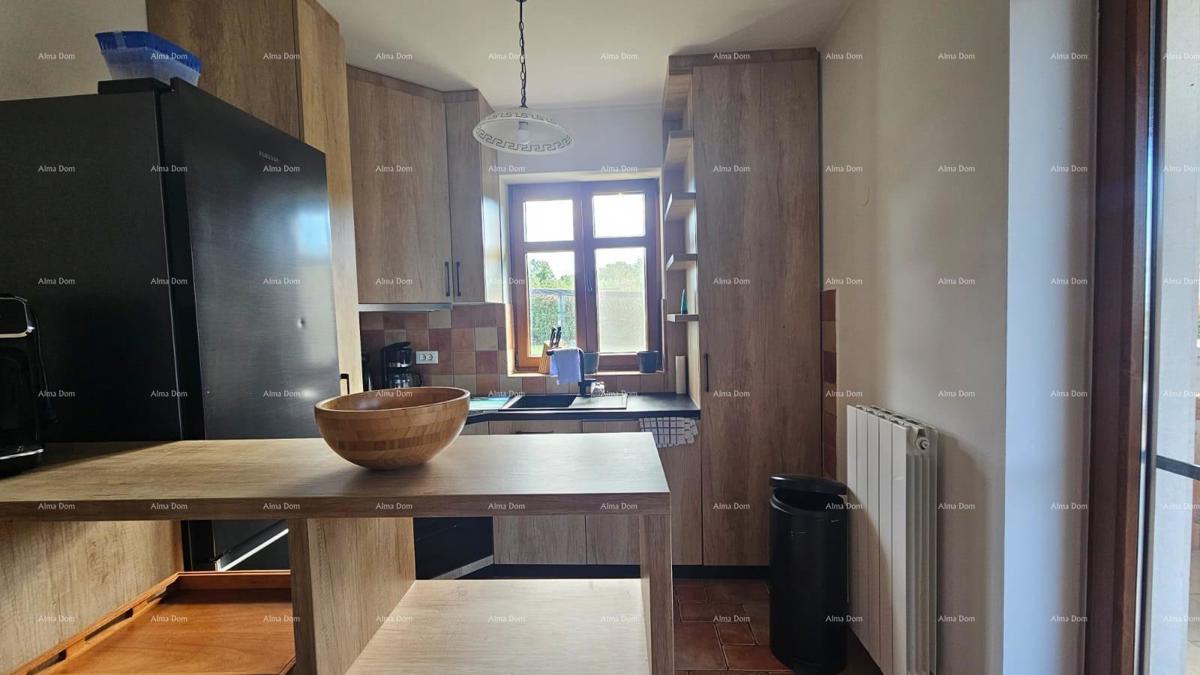 Prostrana hiša s bazenom v Svetem Lovreču - popoln dom za družino