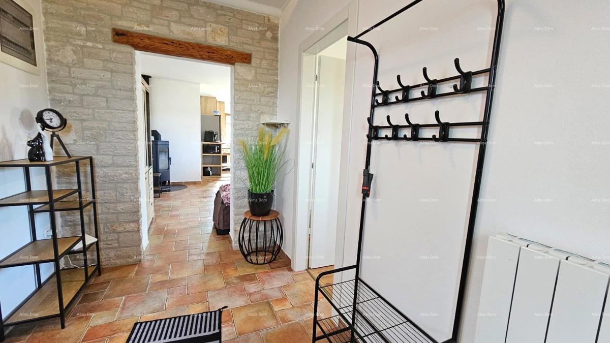 Prostrana hiša s bazenom v Svetem Lovreču - popoln dom za družino