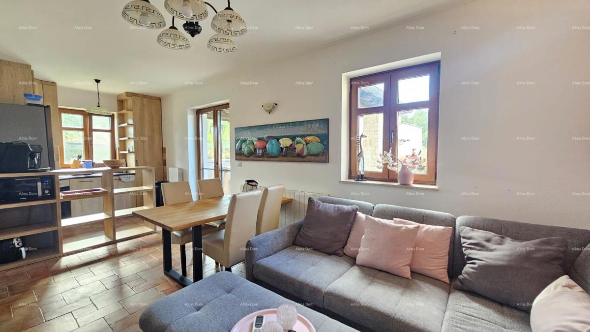 Prostrana hiša s bazenom v Svetem Lovreču - popoln dom za družino