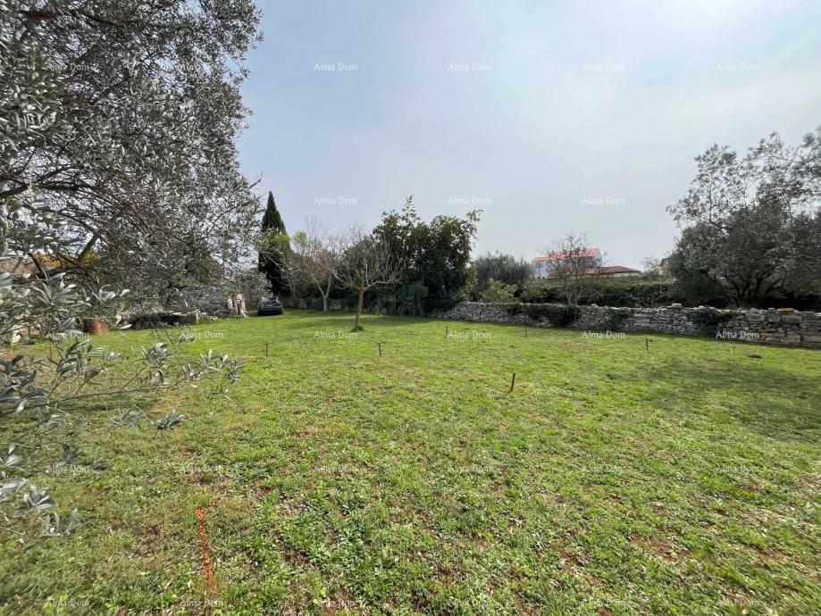 Peroj, gradbena parcela velikosti 1336 m²