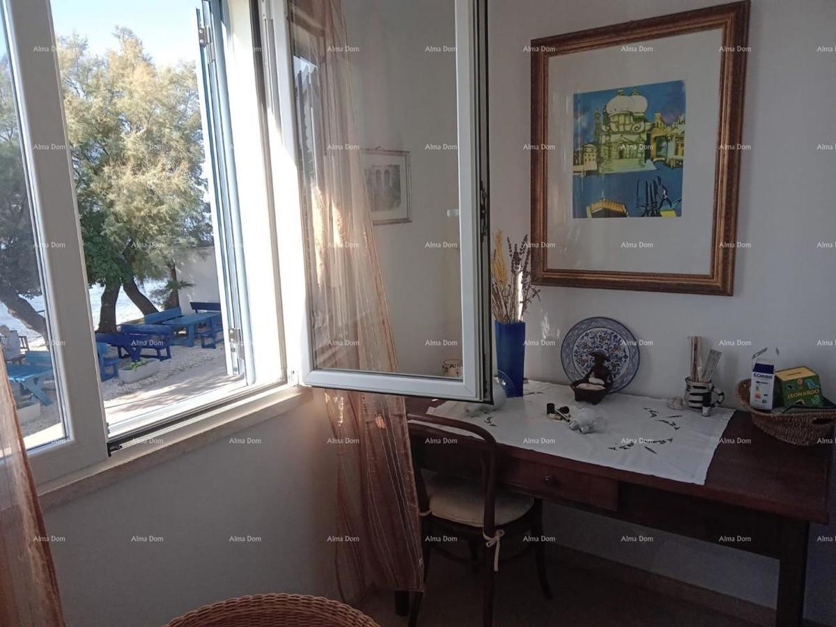 Blizina grada Umaga. Na prodaju duplex hiša, 123,65 m2 ob sami obali morja, 10 metrov do morja.