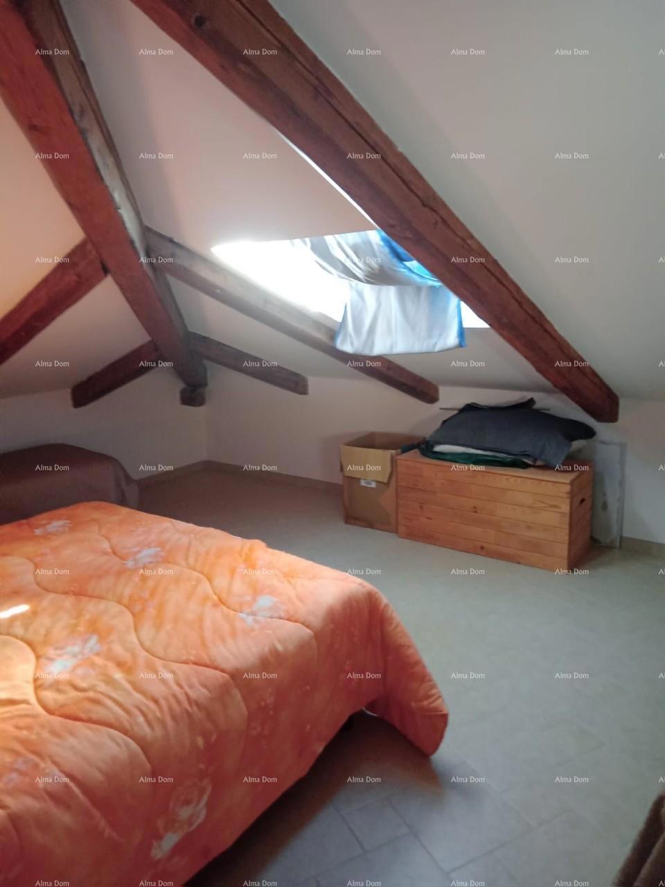 Blizina grada Umaga. Na prodaju duplex hiša, 123,65 m2 ob sami obali morja, 10 metrov do morja.