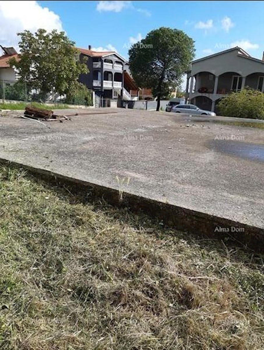 Prodamo gradbeno zemljišče, 500 m2, Pula