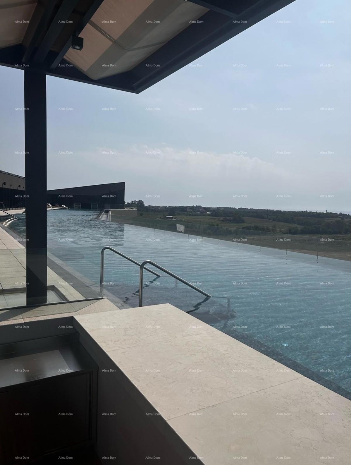Umag, letovišče razkošja in lepote! Naprodaj stanovanja v letovišču s 105 m velikim neskončnim bazenom na strehi