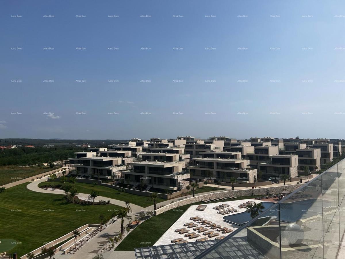 Umag, letovišče razkošja in lepote! Naprodaj stanovanja v letovišču s 105 m velikim neskončnim bazenom na strehi