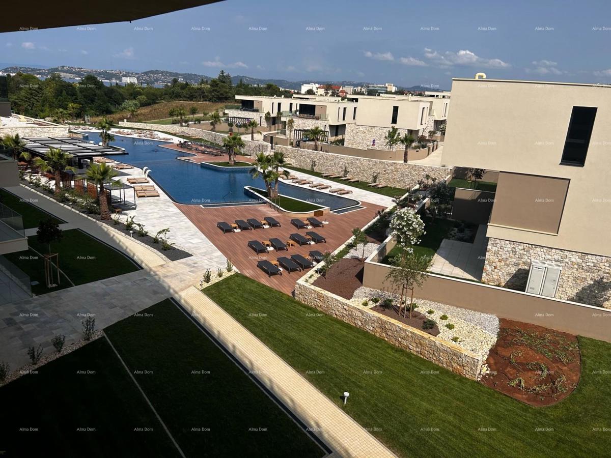 Umag, letovišče razkošja in lepote! Naprodaj stanovanja v letovišču s 105 m velikim neskončnim bazenom na strehi