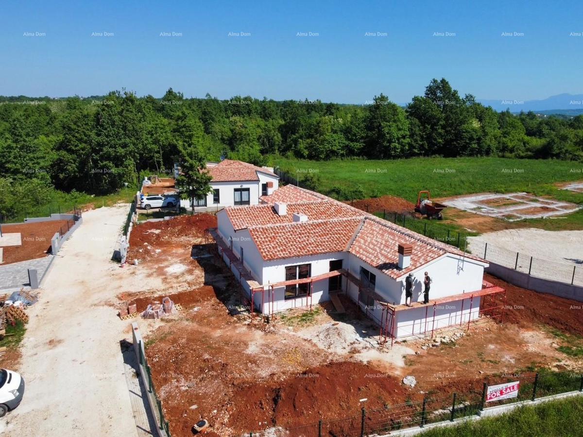 BARBAN, Kožljani - Duplex hiša (desni del). Ekološko urejen kraj, 15 minut od morja. Vseljivo takoj - poletje 2025.