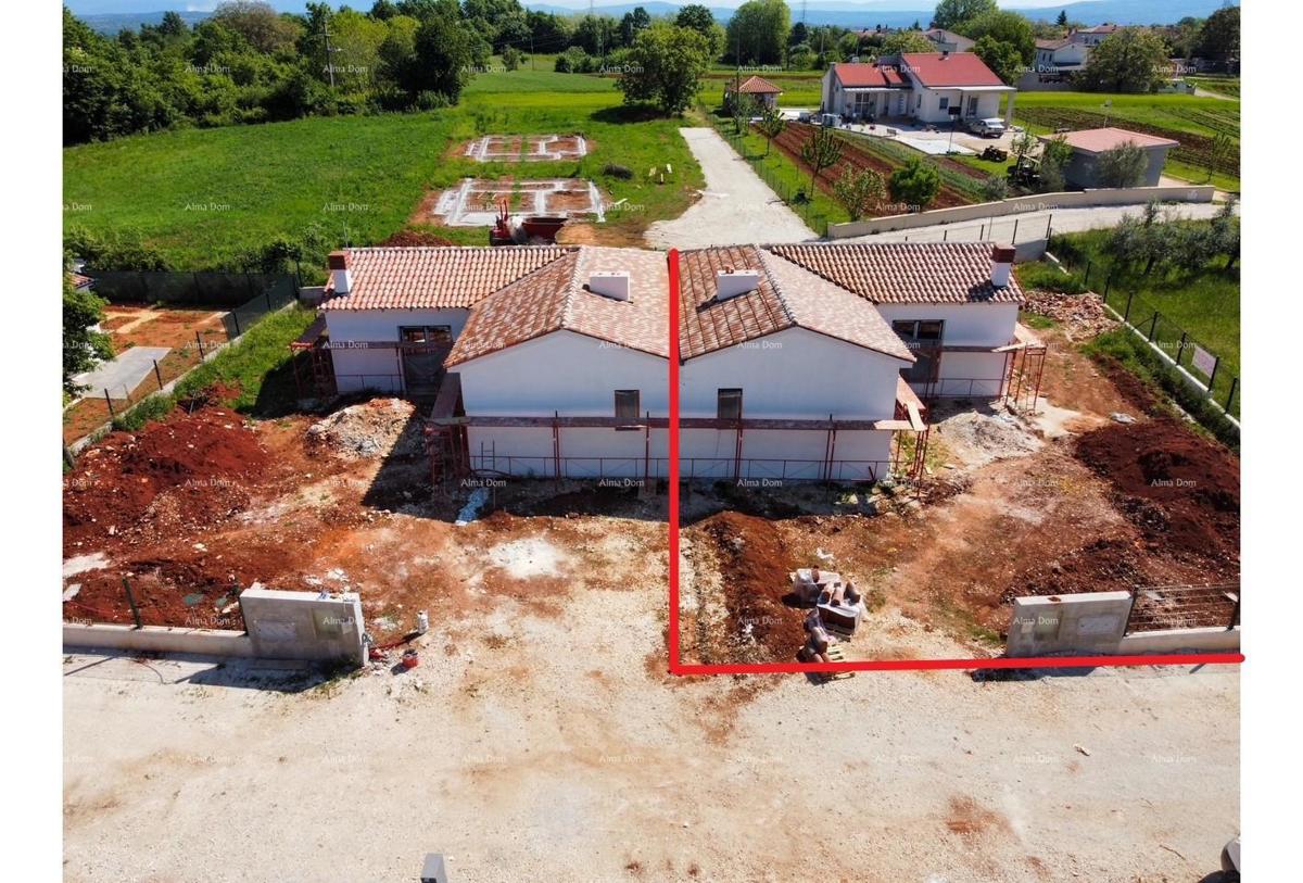 BARBAN, Kožljani - Duplex hiša (desni del). Ekološko urejen kraj, 15 minut od morja. Vseljivo takoj - poletje 2025.