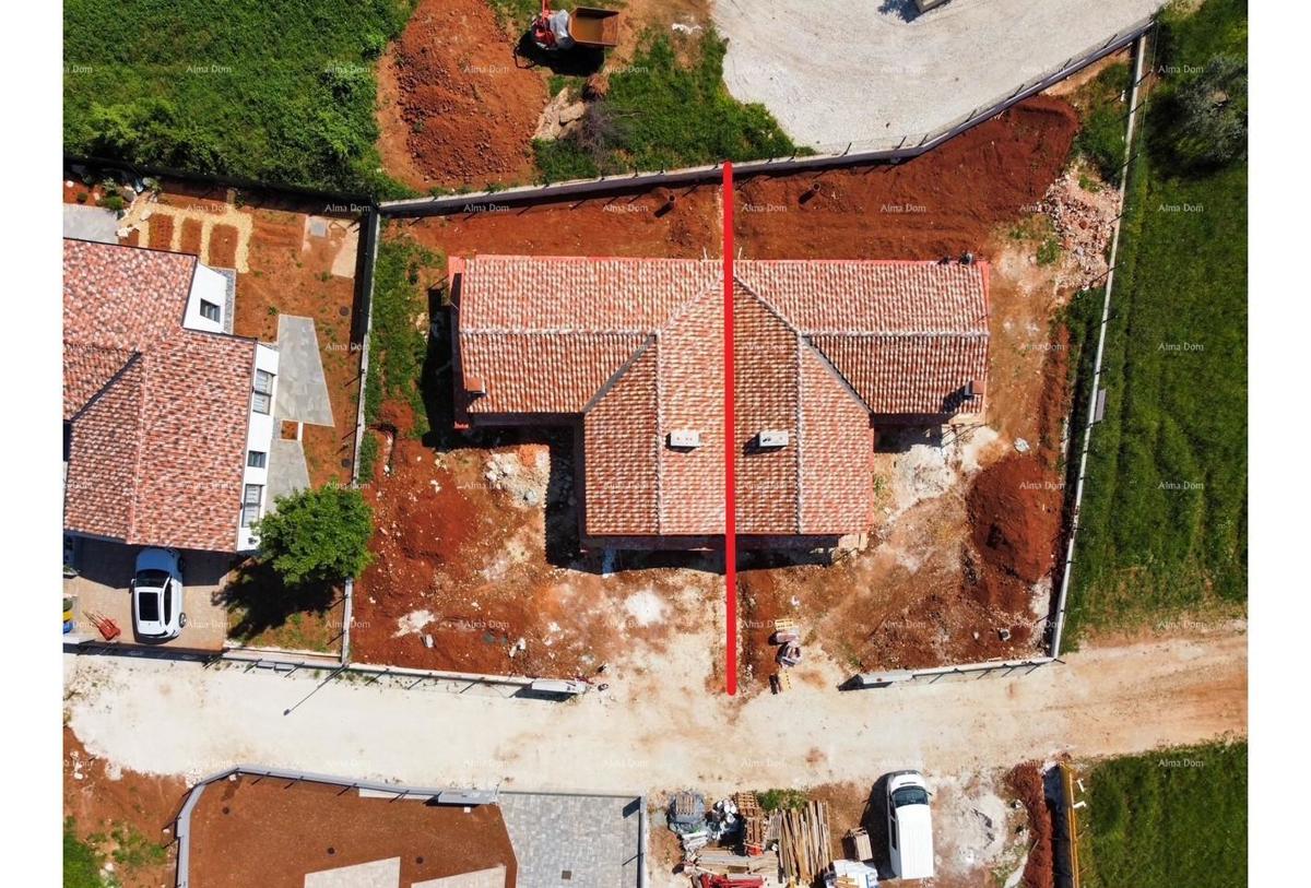 BARBAN, Kožljani - Duplex hiša (desni del). Ekološko urejen kraj, 15 minut od morja. Vseljivo takoj - poletje 2025.