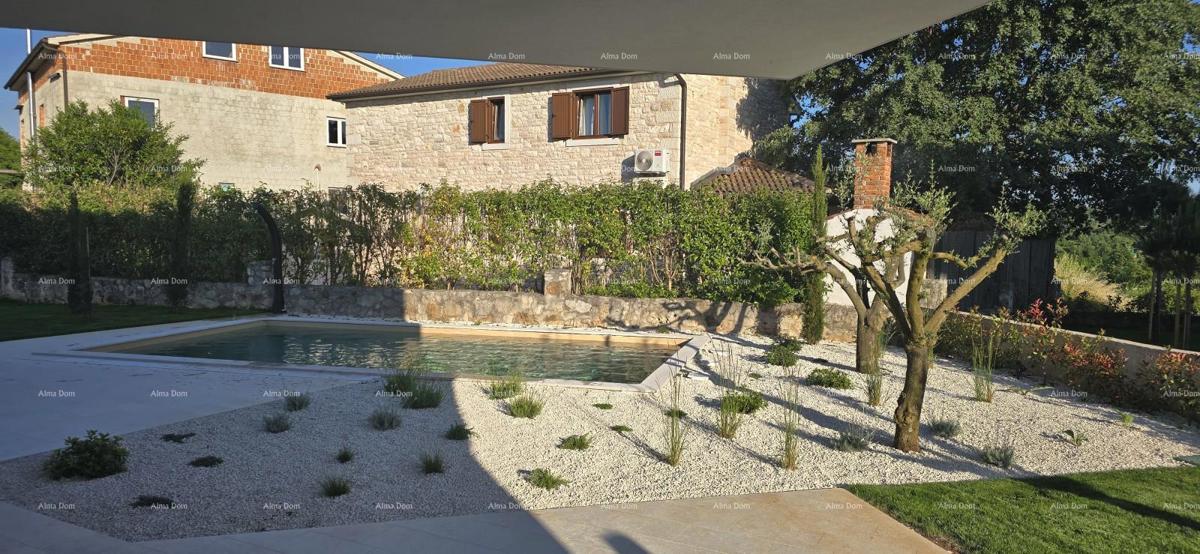 Luksuzna, moderna vila s bazenom, pripravljena za vselitev!!! Sv. Lovreč, okolica Poreča!
