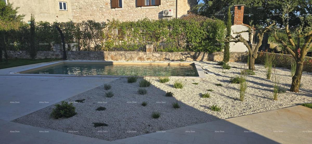 Luksuzna, moderna vila s bazenom, pripravljena za vselitev!!! Sv. Lovreč, okolica Poreča!