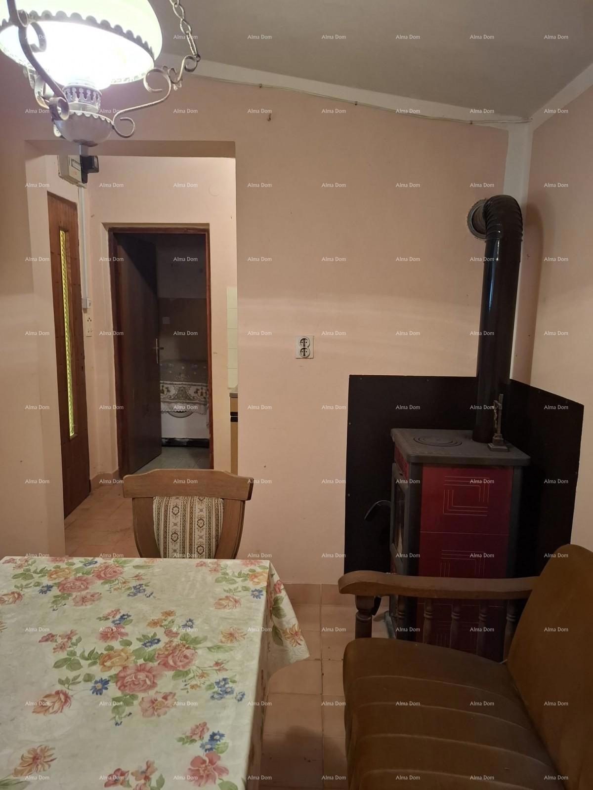 Na prodaju – Hiša in zemljišče z manjšo hišico v Cokunih