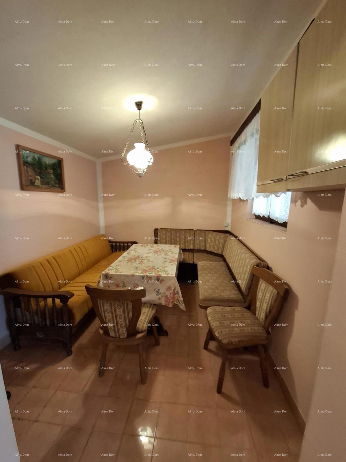 Na prodaju – Hiša in zemljišče z manjšo hišico v Cokunih