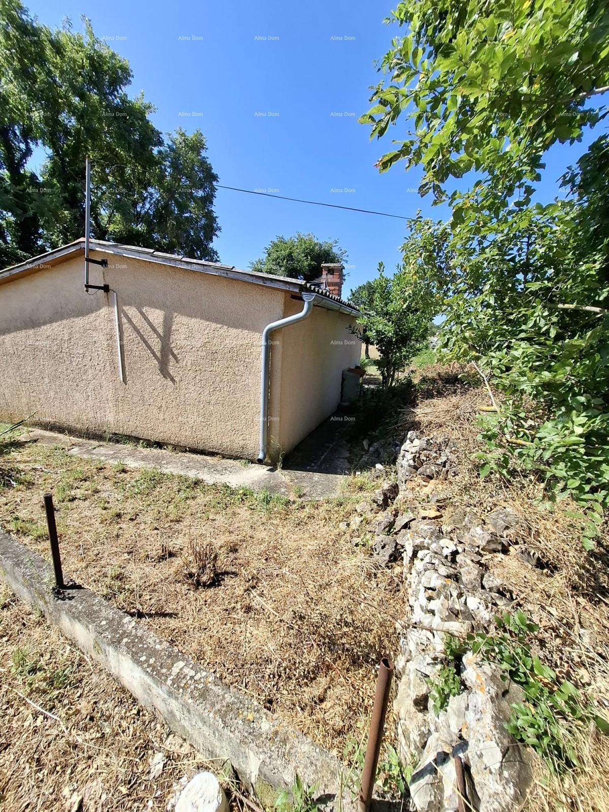 Na prodaju – Hiša in zemljišče z manjšo hišico v Cokunih