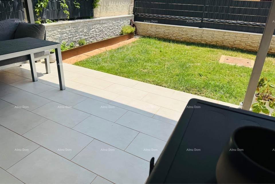 Na prodajo stanovanje z vrtom in parkirnim mestom – Pula, 63,25 m²