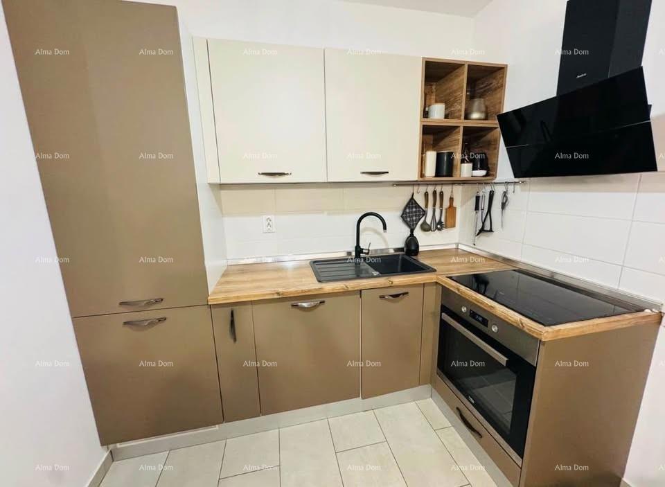 Na prodajo stanovanje z vrtom in parkirnim mestom – Pula, 63,25 m²