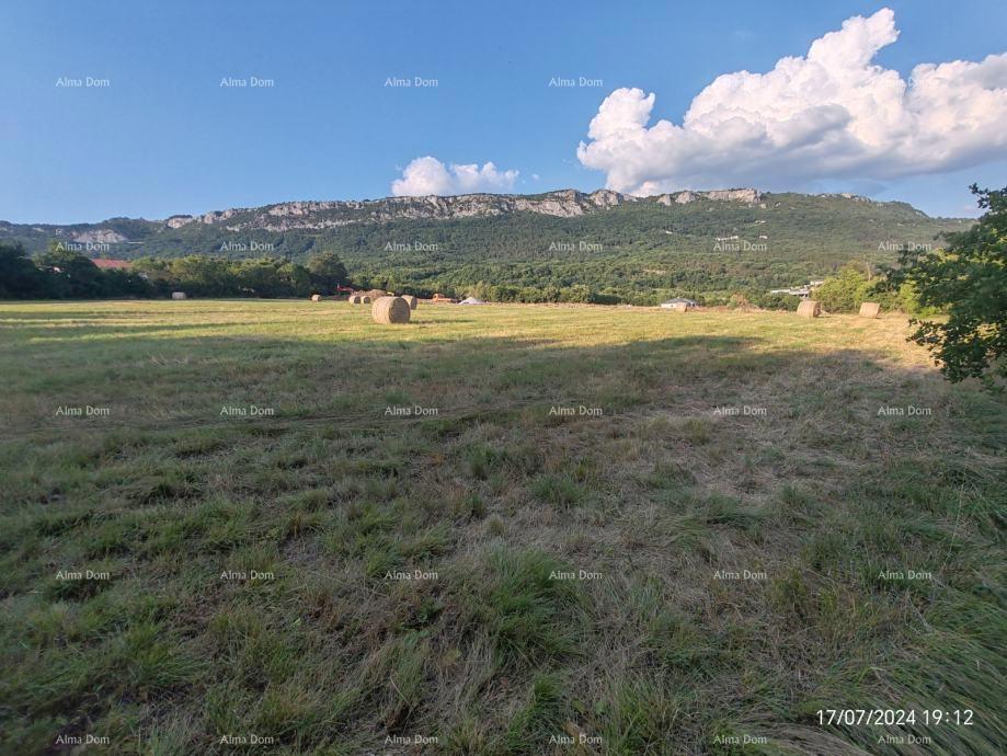 Građevinsko zemljište 1.650 m² – Buzet, Istra