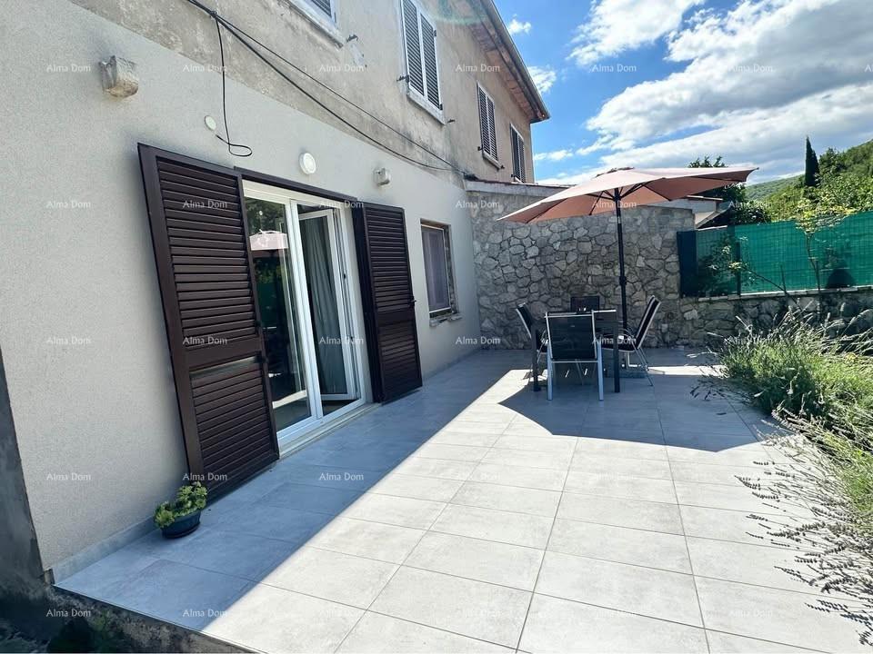 Stan s vrtom in teraso – Raša, pritličje, 48 m²