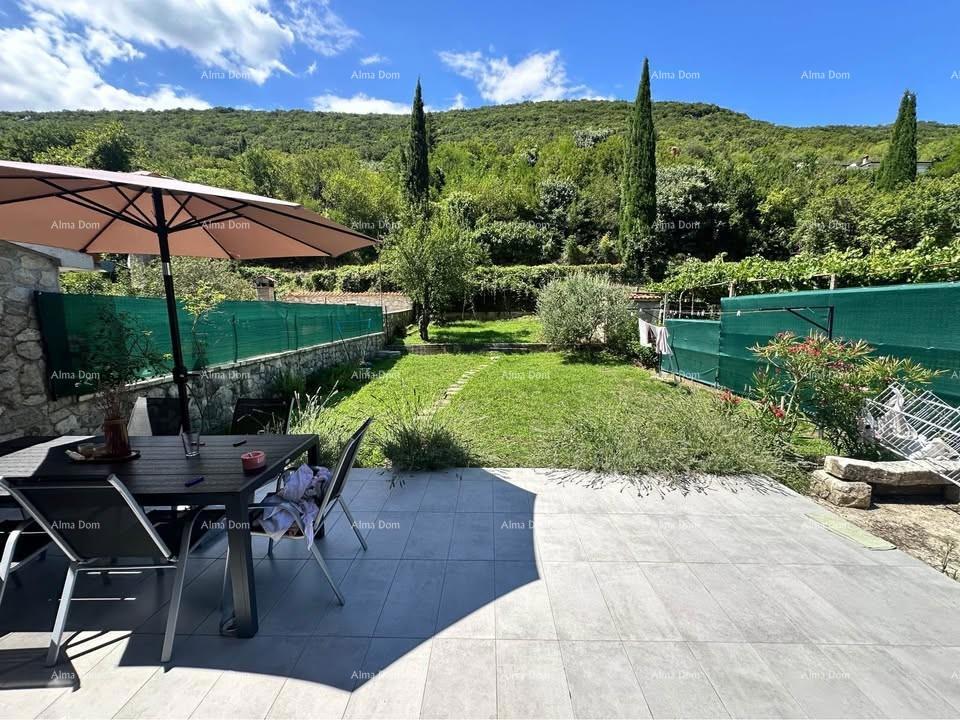 Stan s vrtom in teraso – Raša, pritličje, 48 m²