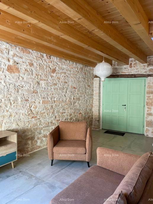 Vodnjan – avtohtona kamnita hiša, 96 m2
