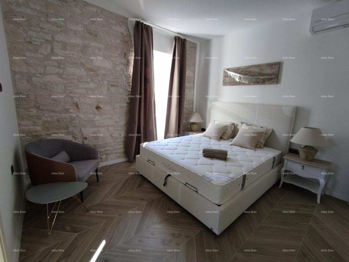 Pula Veruda Čudovita, popolnoma prenovljena avstro-ogrska kamnita vila s pogledom na morje.