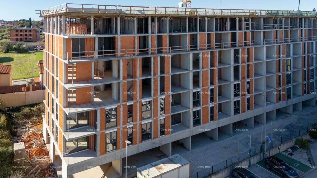 Pula. Novogradnja večstanovanjskega objekta. Bližina nove bolnišnice. S37