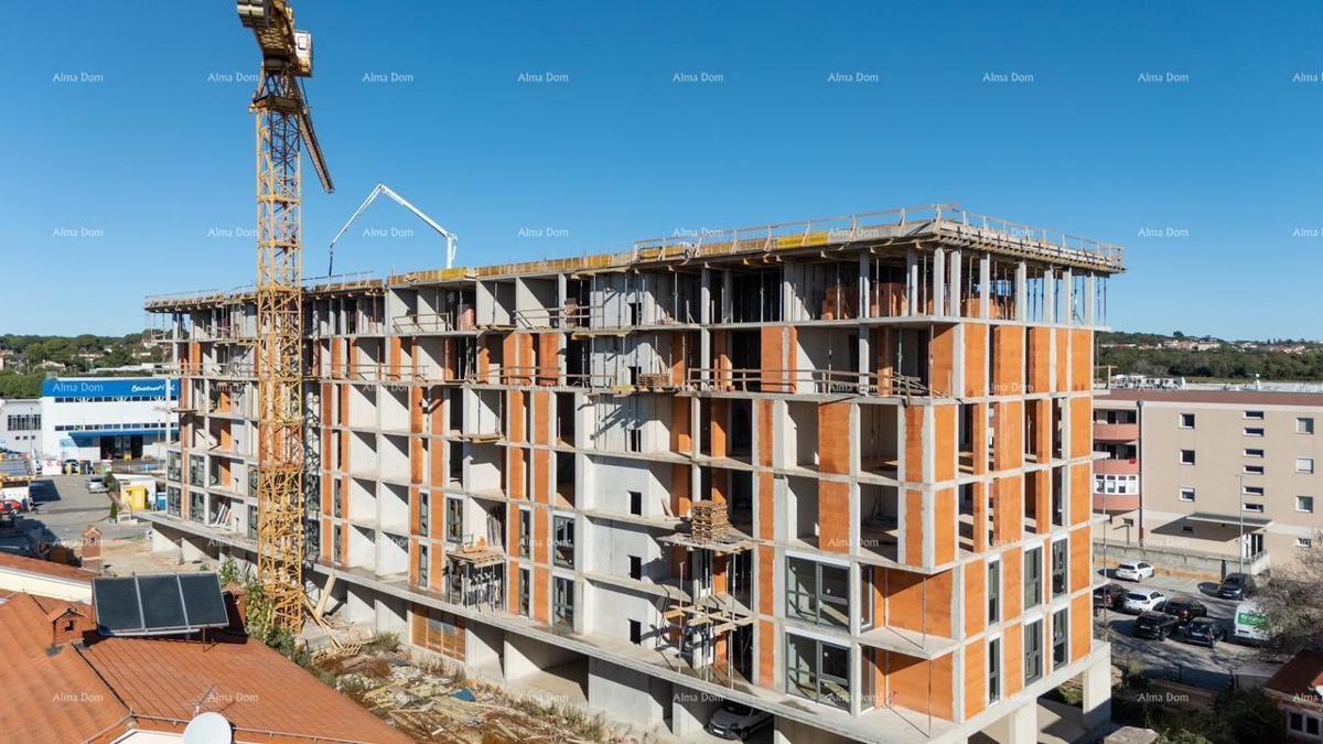Pula. Novogradnja večstanovanjskega objekta. Bližina nove bolnišnice. S37