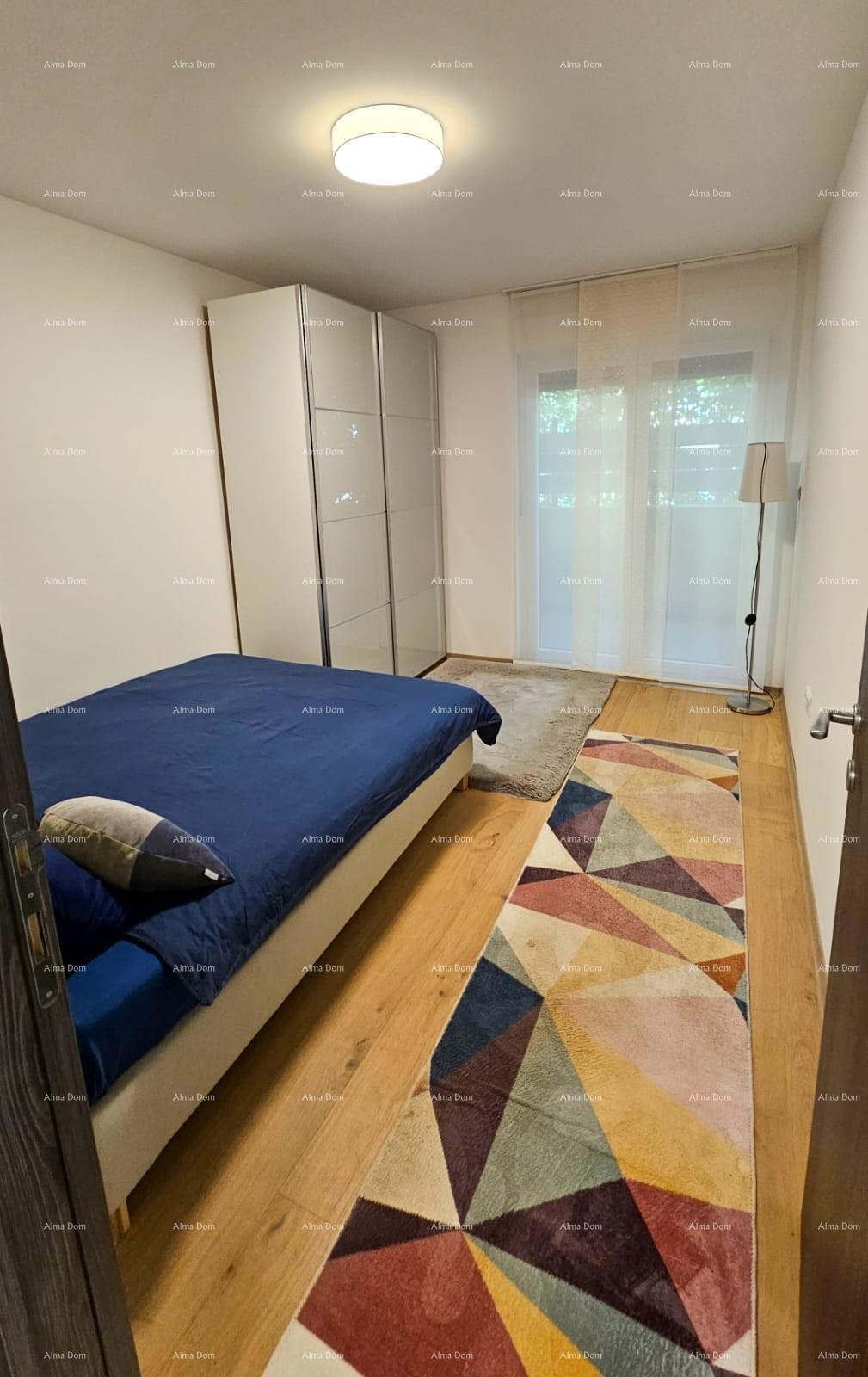 STOJA Moderen stan s terasom 80 m², 100 m od morja v Puli!