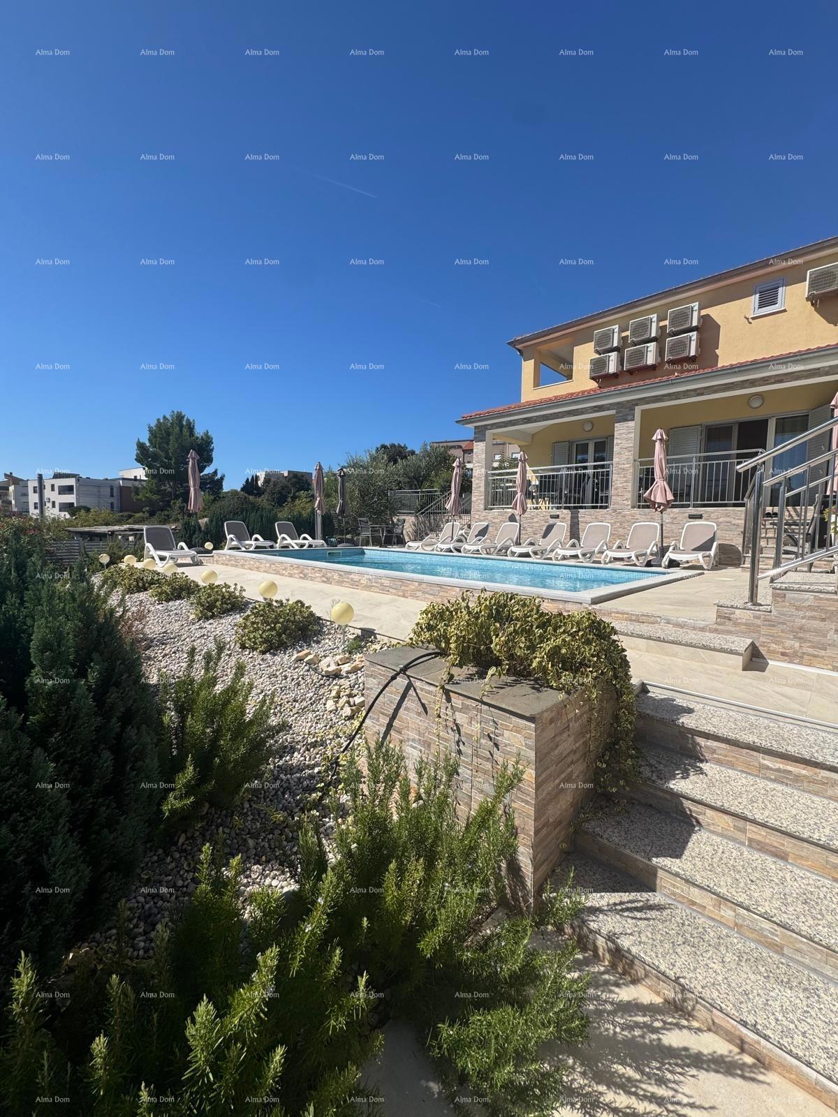 Prodaja - Moderna duplex hiša z dvema ločenima stanovanjskima enotama, Medulin!