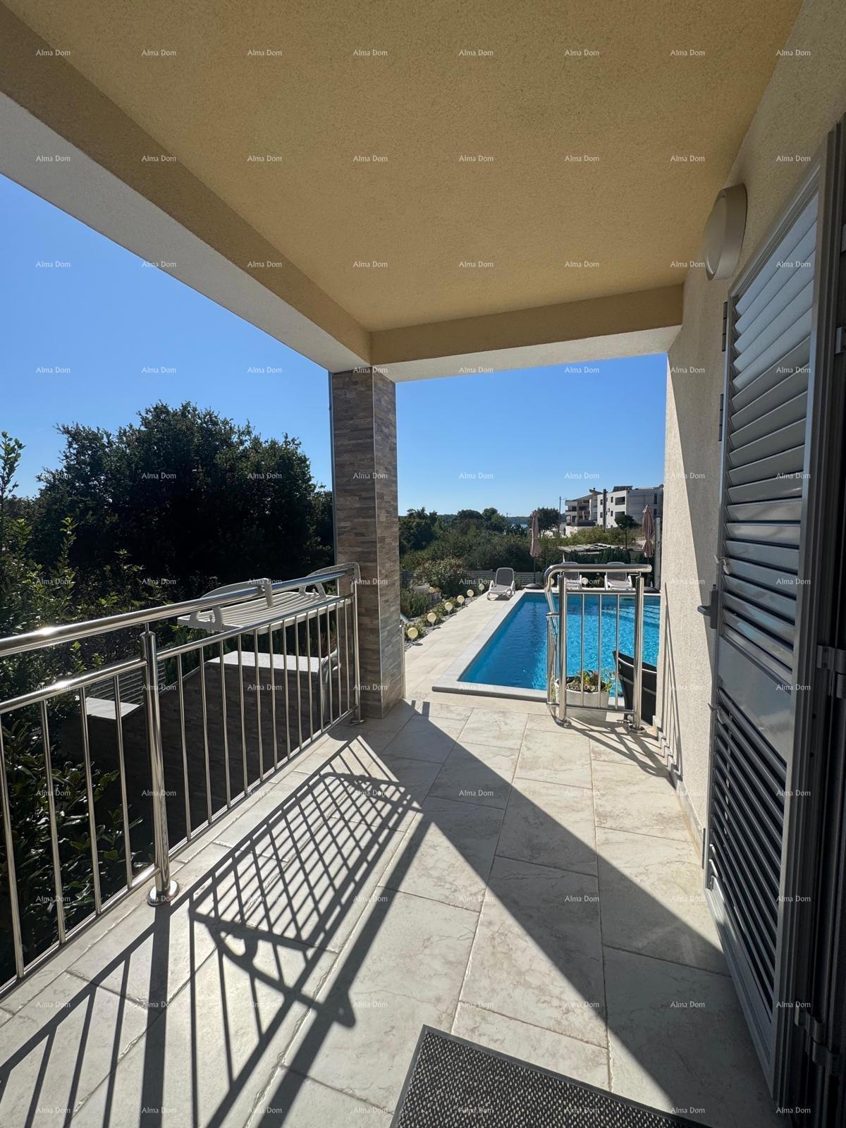 Prodaja - Moderna duplex hiša z dvema ločenima stanovanjskima enotama, Medulin!