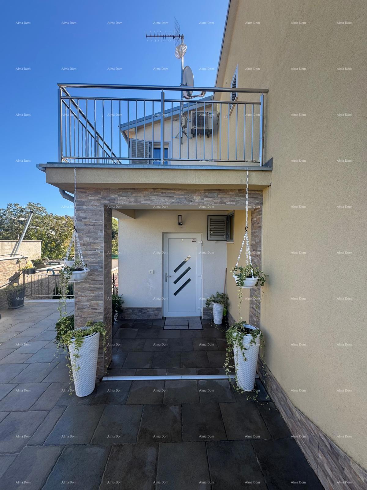 Prodaja - Moderna duplex hiša z dvema ločenima stanovanjskima enotama, Medulin!