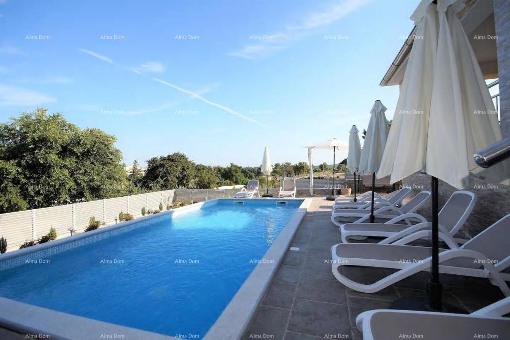 Prodaja - Moderna duplex hiša z dvema ločenima stanovanjskima enotama, Medulin!