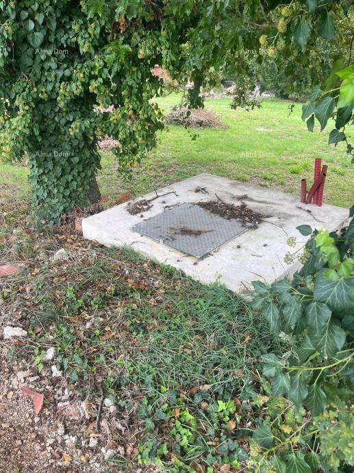 Na prodaju je gradbeno zemljišče 1000m2 v okolici Poreča.