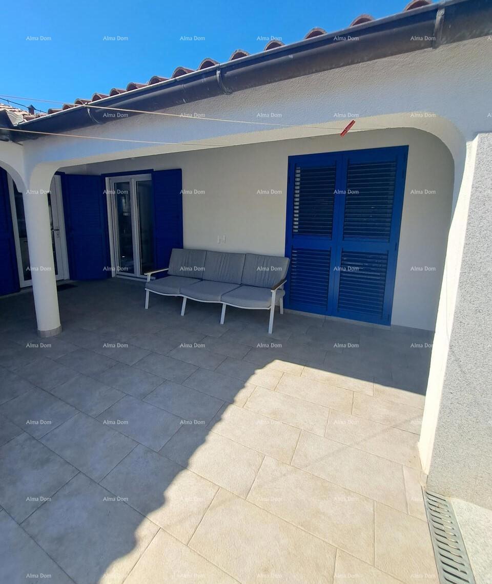 Samostoječa hiša z atrijem, 400 m od morja – Barbariga