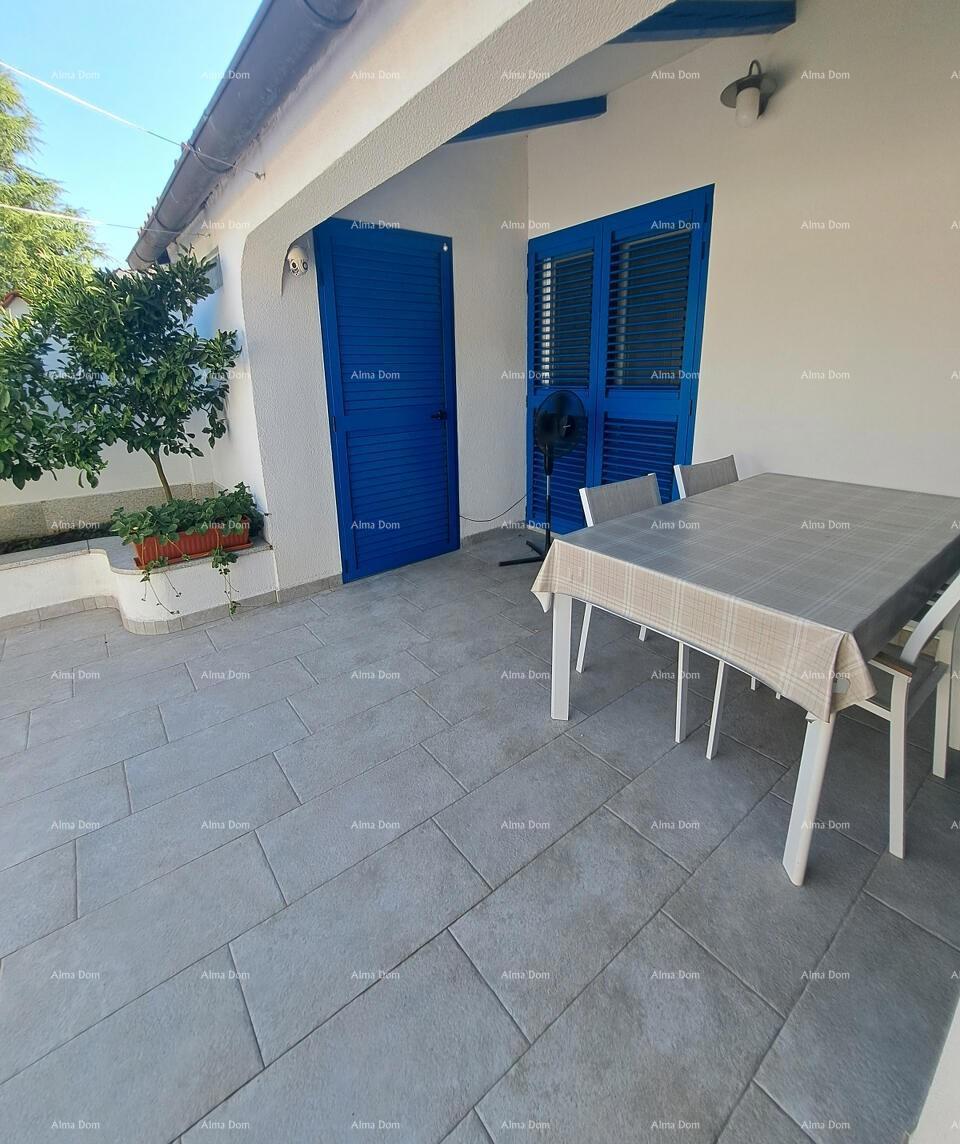 Samostoječa hiša z atrijem, 400 m od morja – Barbariga